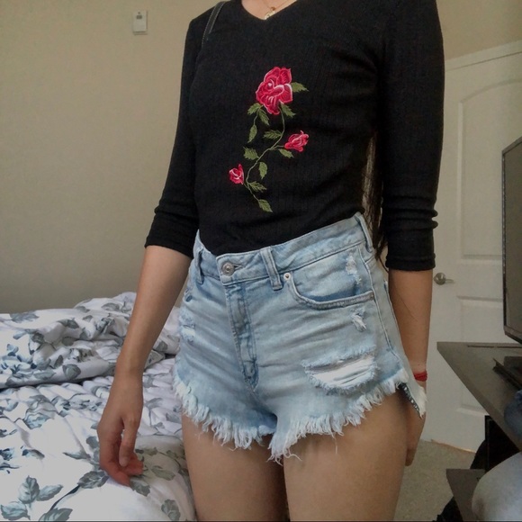 High waisted light washed shorts - Picture 4 of 4